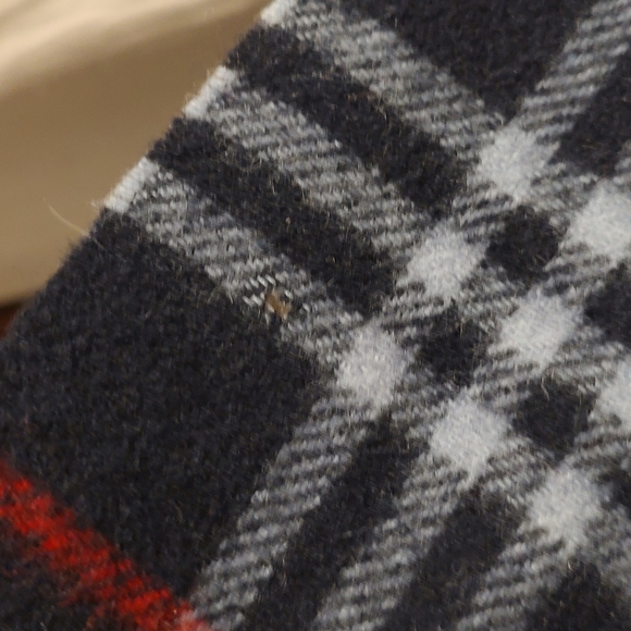💙 Vintage UC Burberry Unisex Use 100% Lambswool Tartan Plaid Winter Scarf 🧣 - Picture 7 of 10